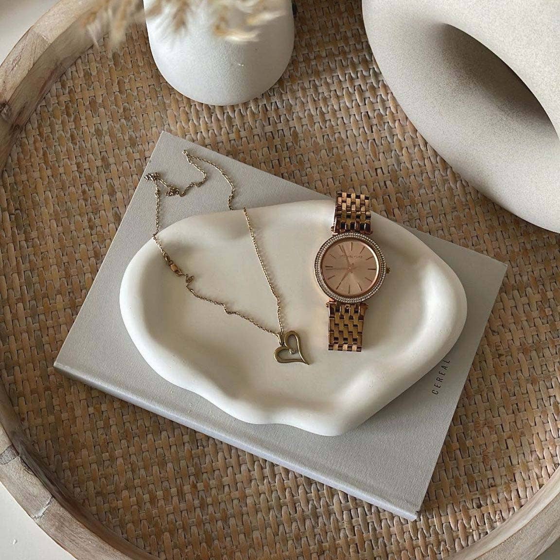 Irregular Oval Cloud Tray