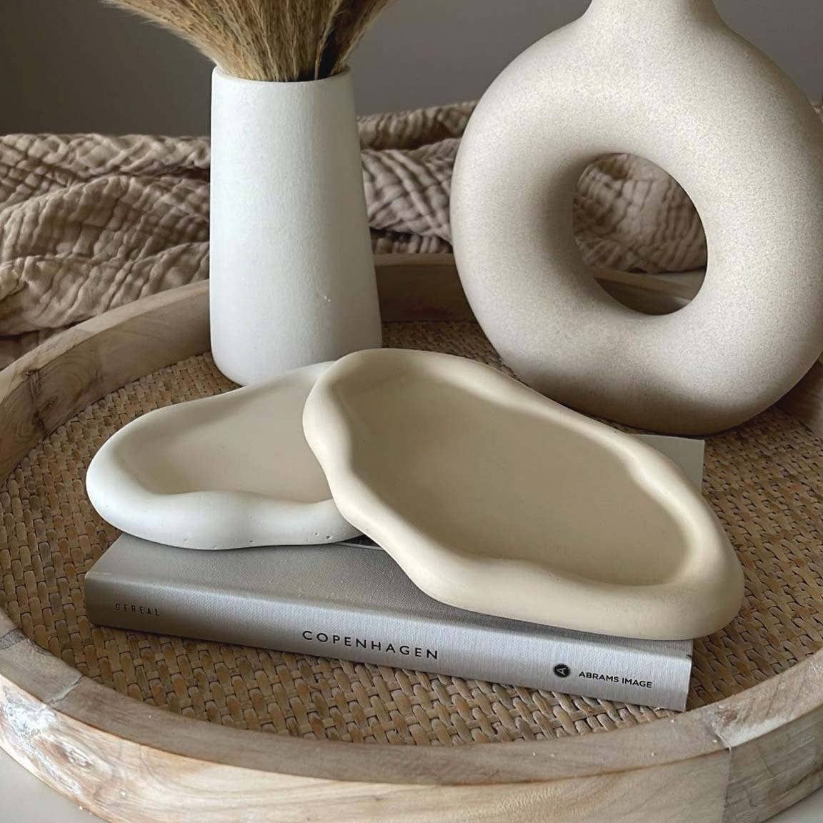 Irregular Oval Cloud Tray